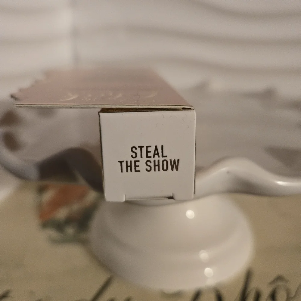 P.Louise The Cheek Of It Liquid Highlighter In Steal The Show